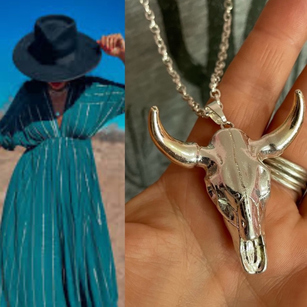 ❤️NEW❤️ Long Cow skull necklace